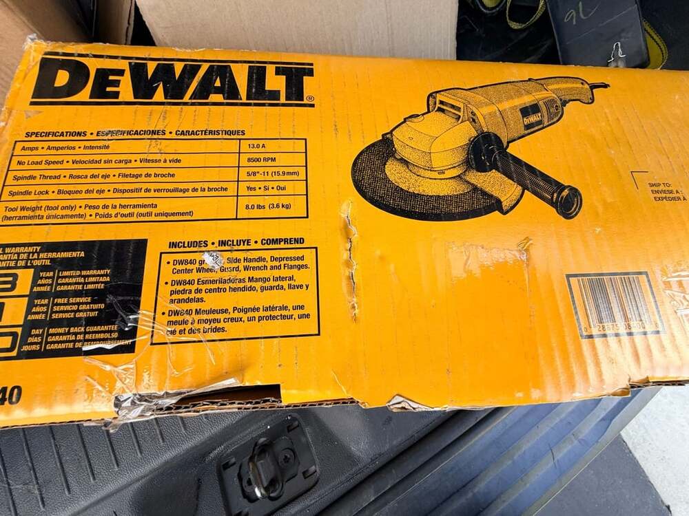 DeWalt DW840 7-Inch Angle Grinder